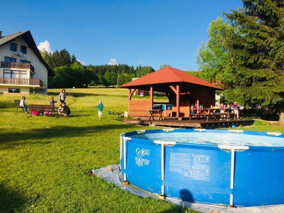Restaurace A Penzion Maja Бенецко Экстерьер фото