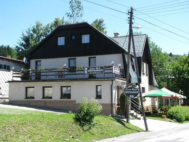 Restaurace A Penzion Maja Бенецко Экстерьер фото