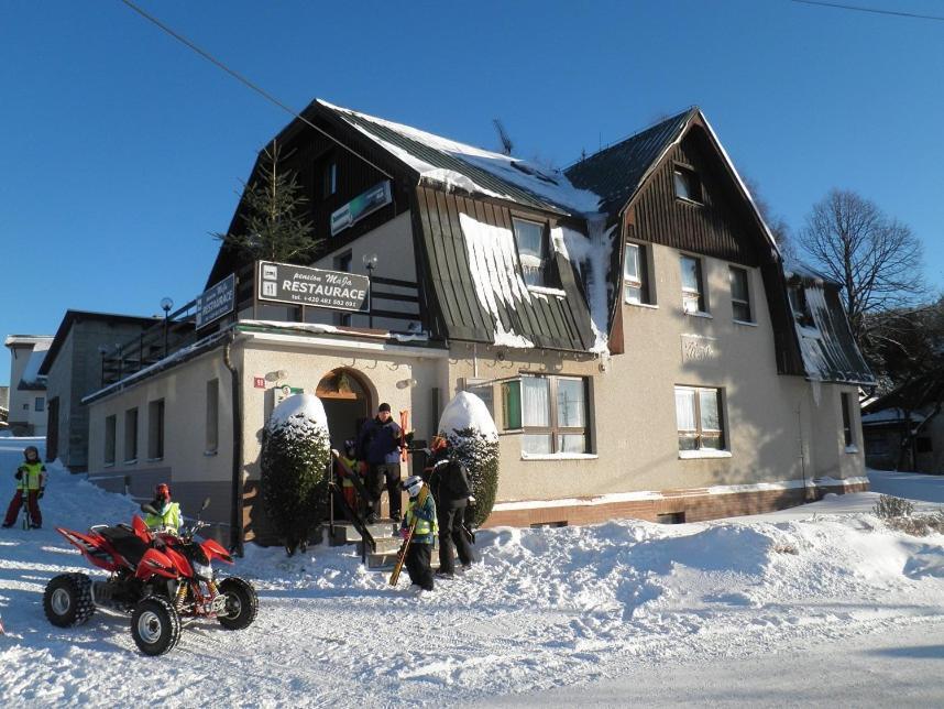 Restaurace A Penzion Maja Бенецко Экстерьер фото